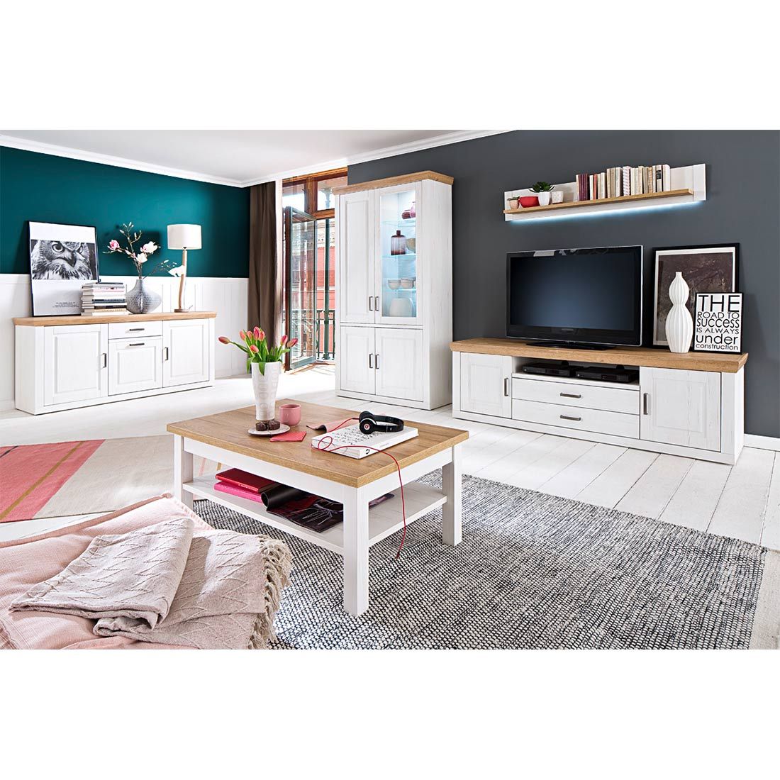 MCA Brixen Vitrine 118x40x210cm