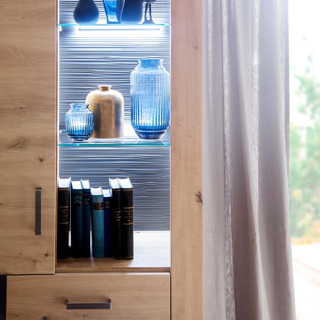 MCA Meran Vitrine 74x45x211cm