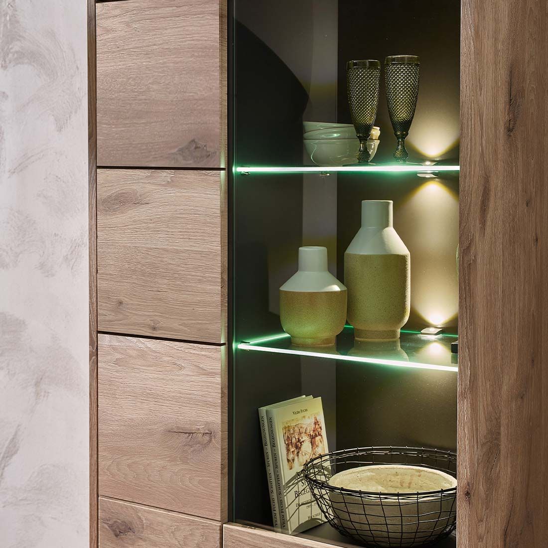 Innostyle Bellano Vitrine mit Beleuchtung 80x38x202cm