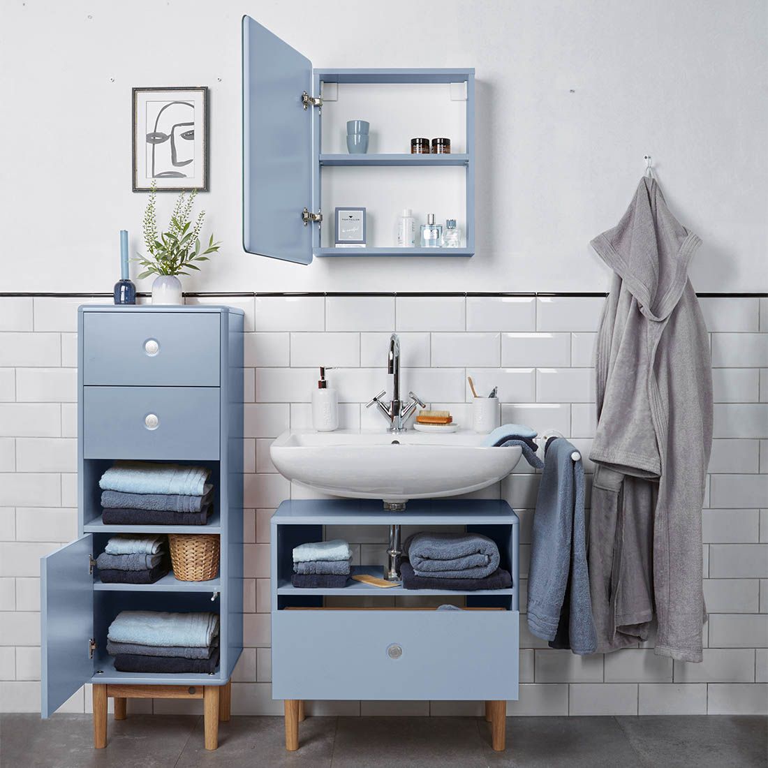 TOM TAILOR HOME Color Bath Midischrank mit Fußgestell 40x33,5x118,5cm Dove  Blau/Eiche