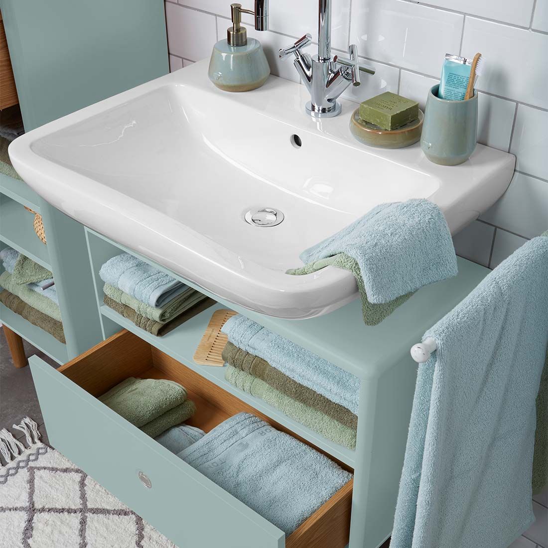 TOM TAILOR HOME Color Bath Waschbeckenunterschrank mit Fußgestell 65,5x33,5x63,5cm  Salbeigrün/Eiche | Waschbeckenunterschränke