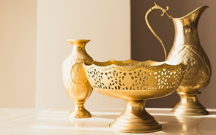 Gefäße in Gold