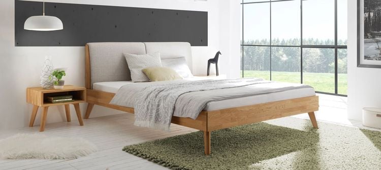 Bett und Nachttisch Elina – zu finden auf Betten.de