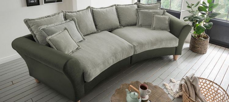 Möbeltrend 2023 geschwungene Couch